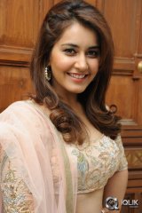 Raashi Khanna at Jil Movie Audio Launch